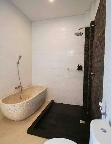 Akmali Drupadi 2 Bedrooms W/pool 5mins To * Seminyak