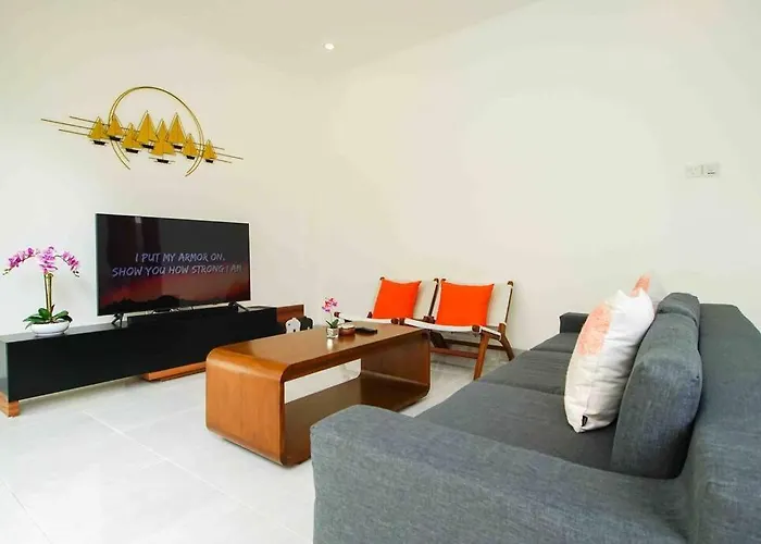 Akmali Drupadi 2 Bedrooms W/pool 5mins To Villa
