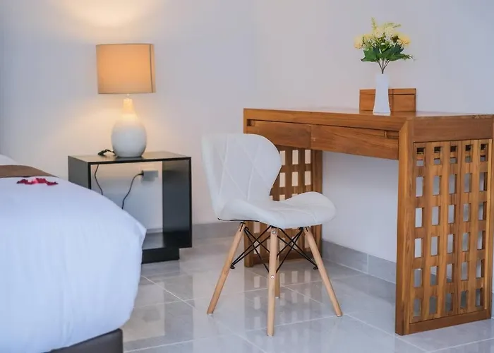 Akmali Drupadi 2 Bedrooms W/pool 5mins To Villa *