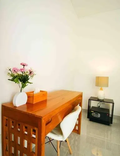 Akmali Drupadi 2 Bedrooms W/pool 5mins To *